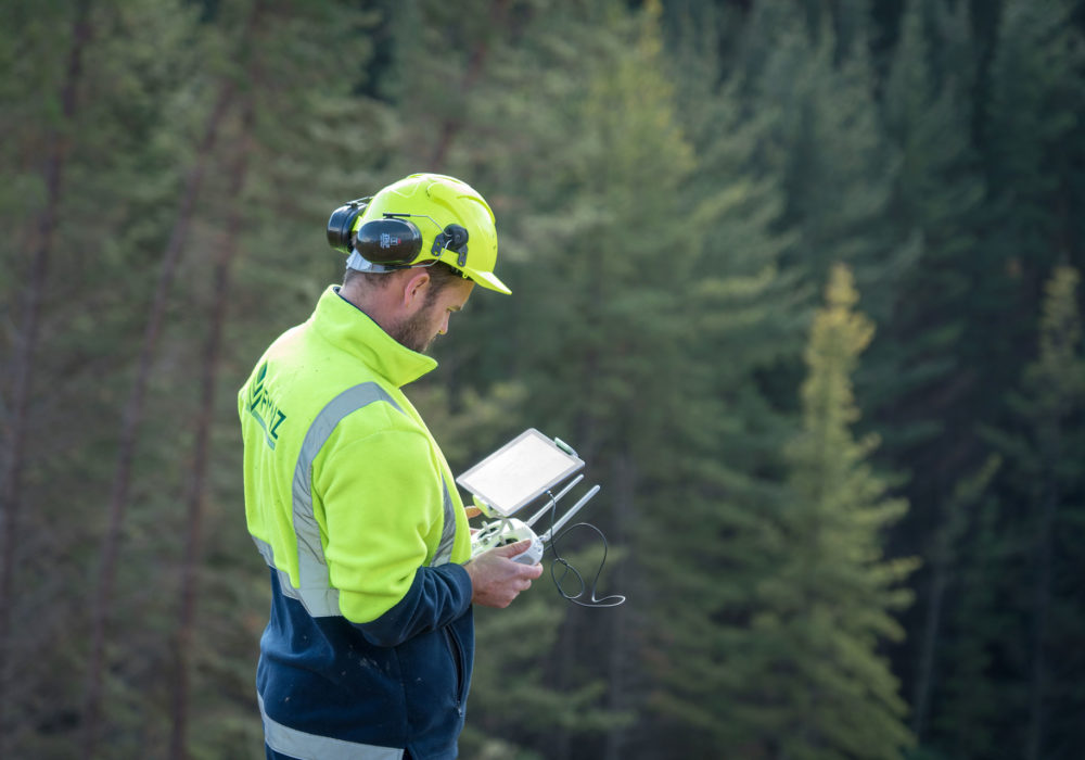 img-fmnz-hero-tracking-forestry-drone-1920px
